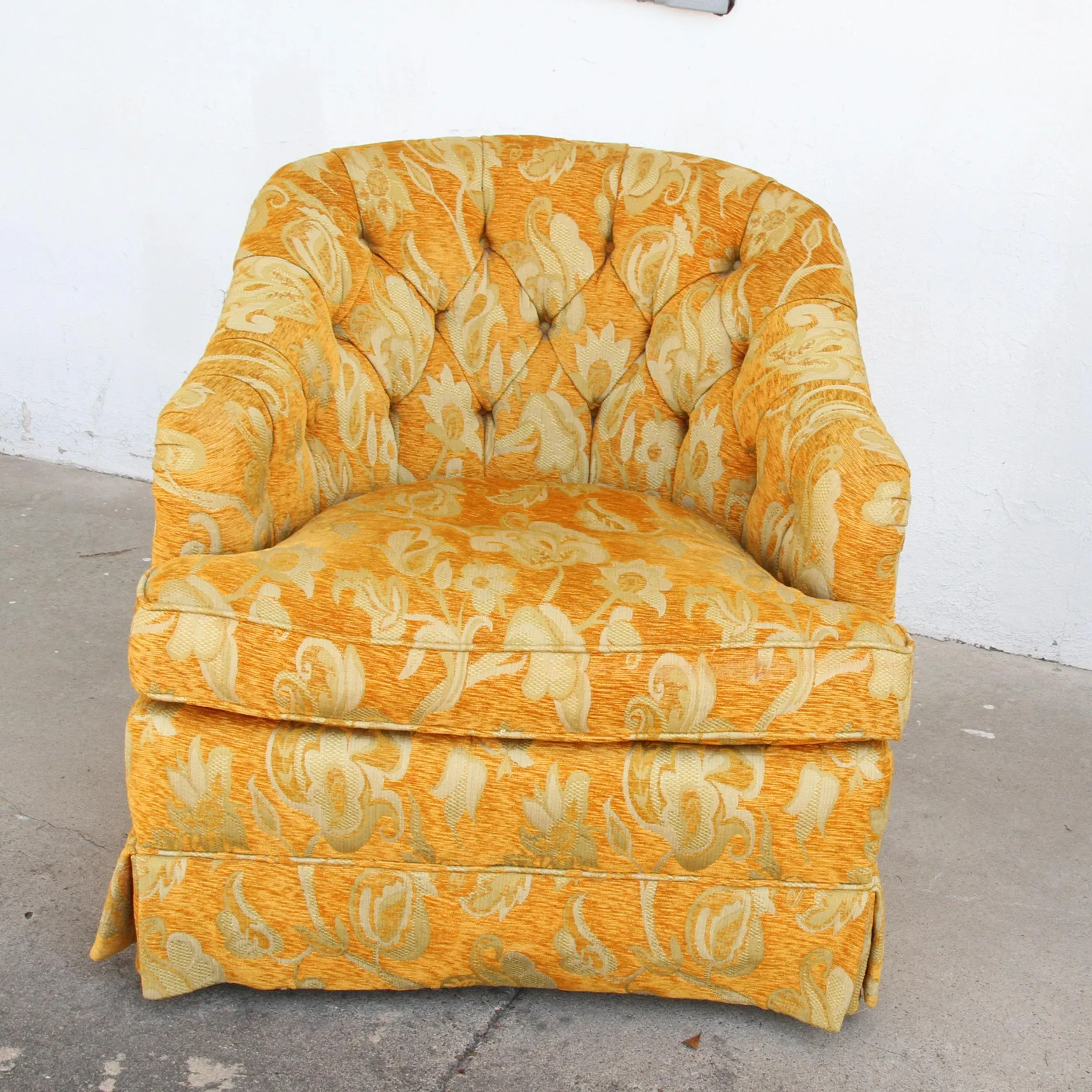 1970s-henredon-button-tufted-
