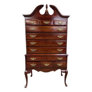 Vintage Lea Traditional Queen Anne Style Highboy Chest For Sale
