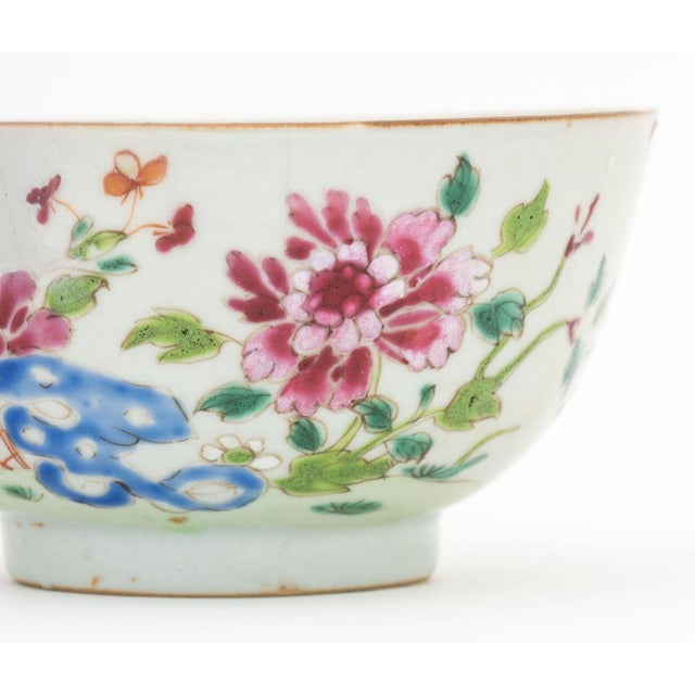 Chinese Export Famille Rose Porcelain Bowls, Pair For Sale - Image 4 of 10