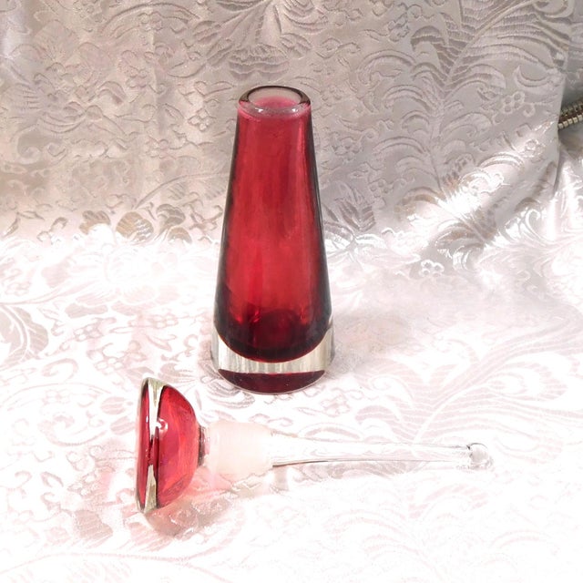 Contemporary 1980s Pink Art Glass Perfume Bottle For Sale - Image 3 of 6
