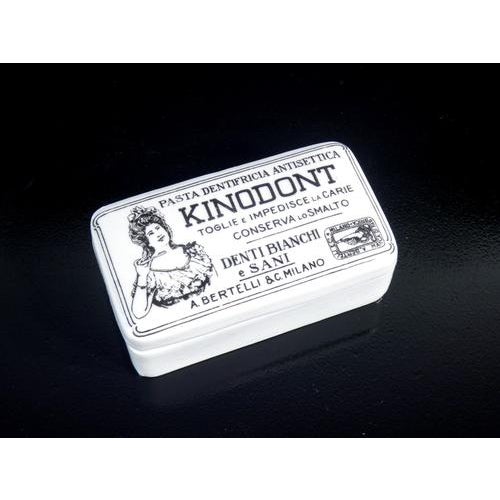 White Porcelain Box from Ginori For Sale - Image 8 of 14