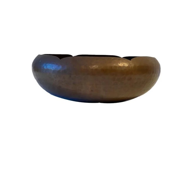 1945 Arts & Crafts-Style Armenac Hairenian Hammered Copper Scalloped Bowl For Sale In Los Angeles - Image 6 of 7