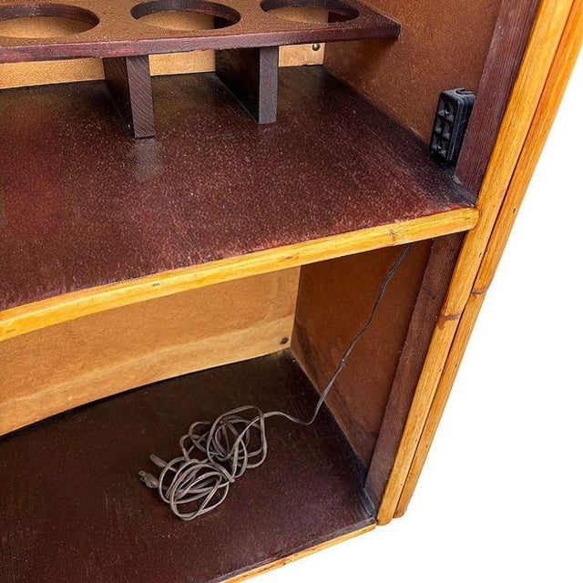 Wood 1950s Restored Horizontal Stacked Restored Rattan L-Shaped Corner Bar W/ Foot Rest For Sale - Image 7 of 12