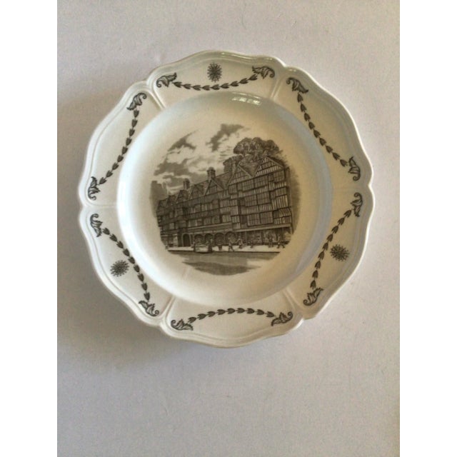 Wedgwood 1970s Wedgwood of Etruria & Barlaston Old London Views Porcelain Plates- Set of 3 For Sale - Image 4 of 13
