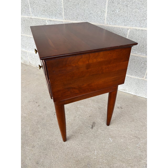 Mid 20th Century Willet Transitional Mid Century Modern Cherry 2 Drawer Nightstand For Sale - Image 5 of 9
