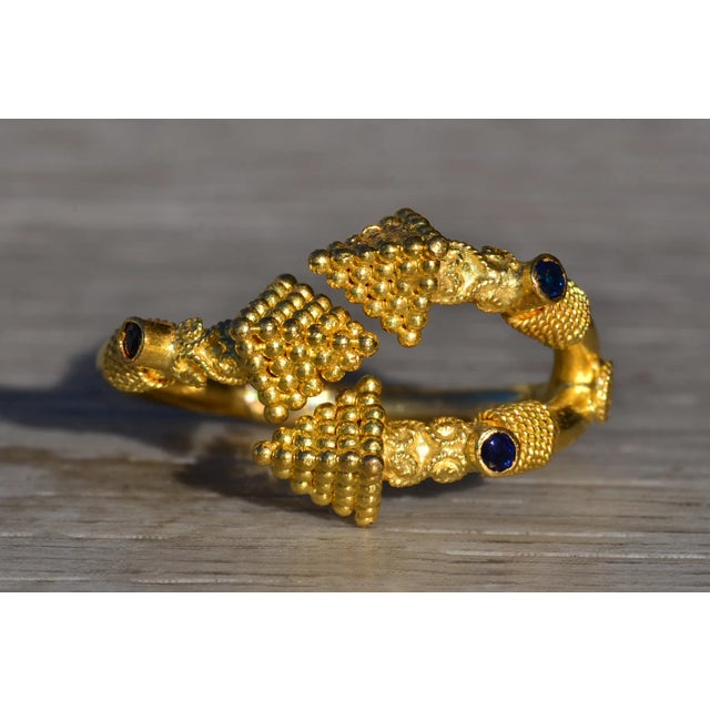 The Yoncalla: Ladies 22K Brutalist Style Adjustable Band set with Sapphires For Sale - Image 9 of 11