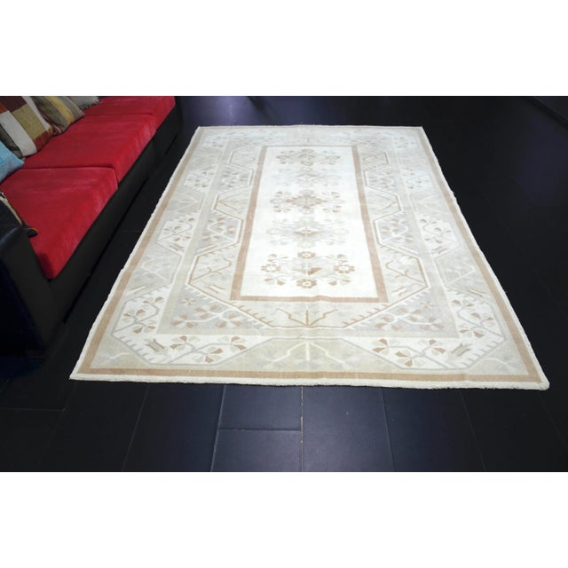 1960s Vintage Turkish Anatolian Handmade Area Rug For Sale - Image 4 of 11