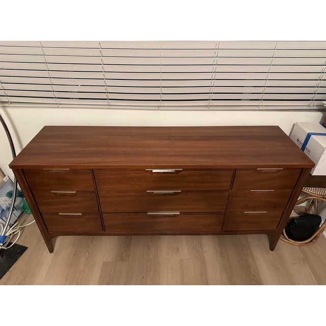 Kent Coffey Kent Coffey “Impact” Lowboy 9-Drawer 1960s MCM Mid-Century Mahogany Vintage Danish Inspired Dresser For Sale - Image 4 of 7