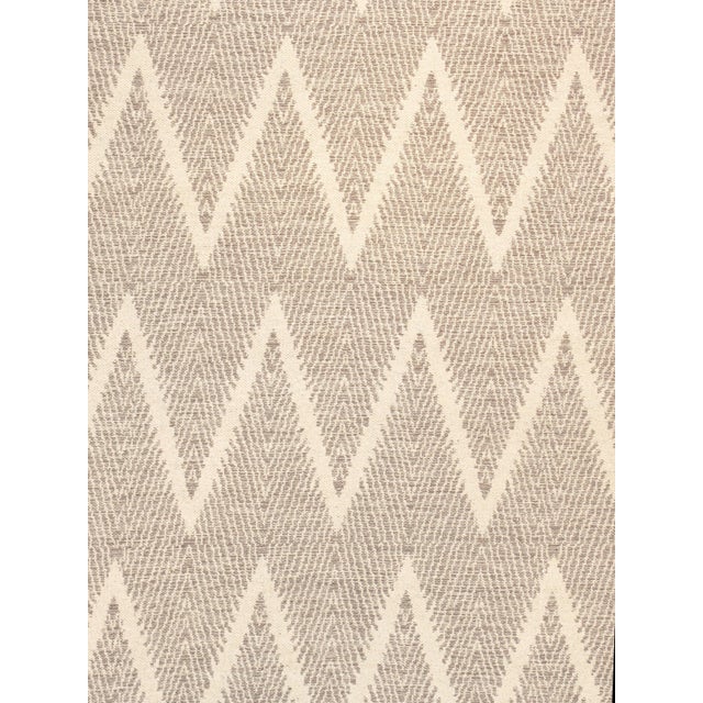 Bring the decor of your home together with the perfect touch of style with this beautiful rug. This rug is will blend in...