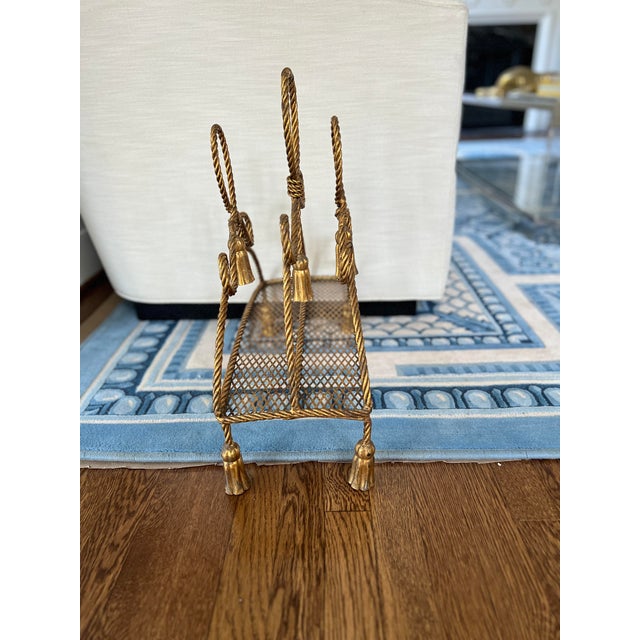 Chinoiserie Vintage Hollywood Regency Brass Rope Magazine Rack in the Style of Maison Jansen For Sale - Image 3 of 11