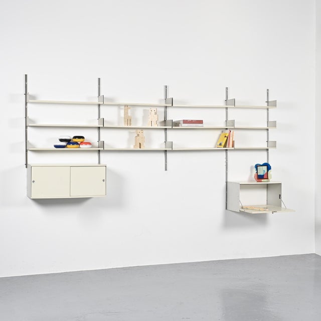 Wall-Mounted Bookcase 606 by Dieter Rams for Vitsoe, 1970 For Sale - Image 3 of 16