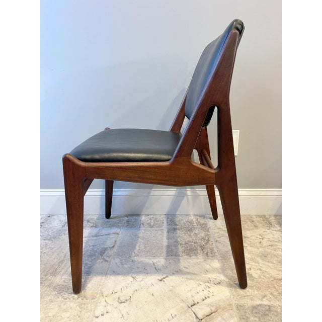 Arne Vodder 1960s Mid Century Modern Vamo Sønderborg for Arne Vodder Attributed Tilt Back Dining Chairs - Set of 2 For Sale - Image 4 of 9