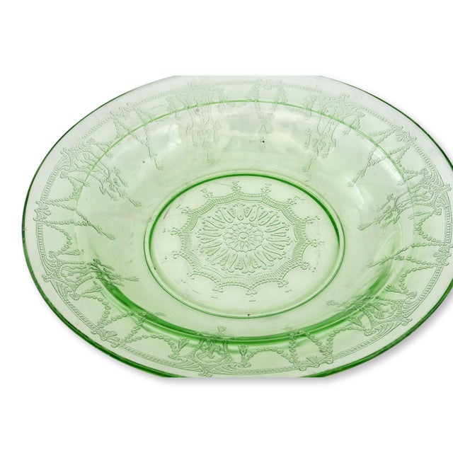 Early 20th Century Cameo Green Depression Uranium Glass Bowls, Set of 3 For Sale - Image 4 of 4