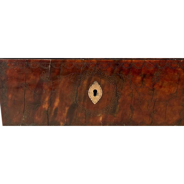 Brown 17th Century Spanish Colonial Faux Tortoiseshell Box With Silver Piqué Inlay For Sale - Image 8 of 13