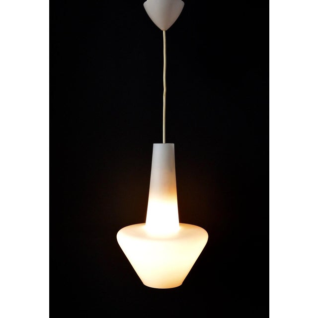 Stilnovo Vintage Attributed Stilnovo Mid Century Modern Pendant Light Satined White Glas Pendant Lamp | Retro Italian Ceiling Lamp Milk Glass For Sale - Image 4 of 9