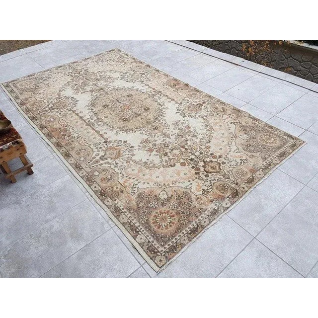 1960s Oushak Handknotted Floor Rug For Sale - Image 6 of 10