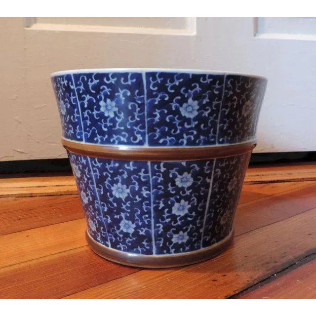 19th Century 19th Century Chinese Export Blue & White Porcelain Cachepot Planter Vase For Sale - Image 5 of 10
