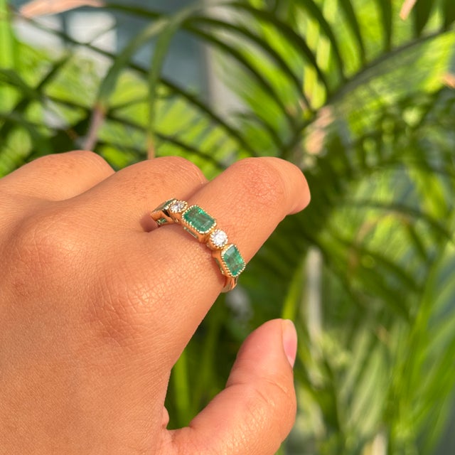Pinion Bezel Set 2.07 Ct Zambian Emerald Three Stone Diamond Wedding Band Size 5 For Sale - Image 12 of 16