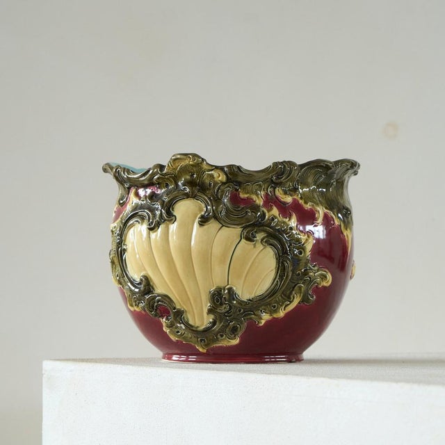Large Italian Capodimonte Pottery Vase or Planter, Early 20th Century For Sale - Image 4 of 12