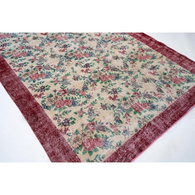 Textile Mid-Century Vintage Turkish Rose Floral Rug in Cream & Burgundy, 6’5” X 9’7 For Sale - Image 7 of 10