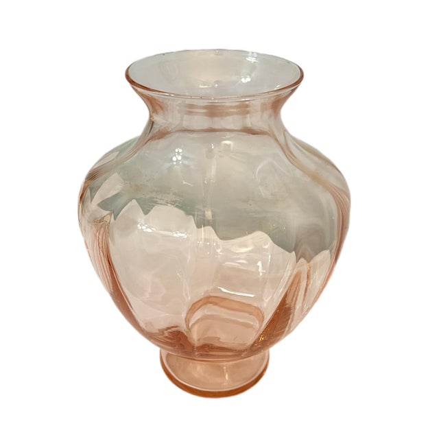 Vintage 1930’s Pink Depression Glass Vase A classic Depression-era vase in soft pink pressed glass, featuring concentric...