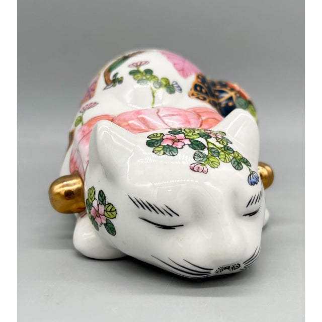 Pink Vintage Tobacco Leaf Porcelain Sleeping Cat Ceramic Figure by Andrea by Sadek – Chinoiserie / Grandmillennial For Sale - Image 8 of 14
