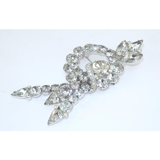 Eisenberg Large Eisenberg Rhinestone Dangle Brooch, 1950's For Sale - Image 4 of 12