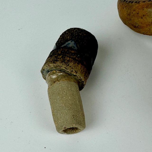 Signed, Vintage Mid Century Modern Ceramic Lidded Pitcher by Tom Hill For Sale - Image 10 of 12