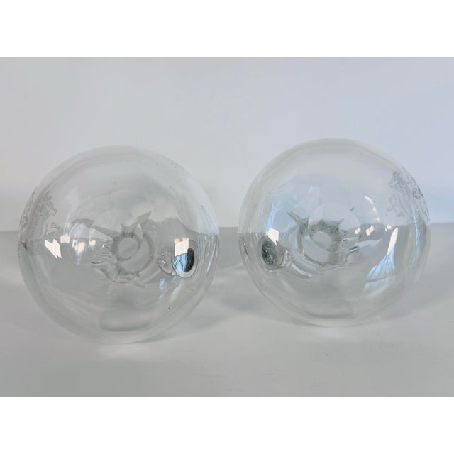 Transparent Vintage Eapg Handblown Glass Cruets W/ Etched Philadelphia City Seal, Pair For Sale - Image 8 of 11