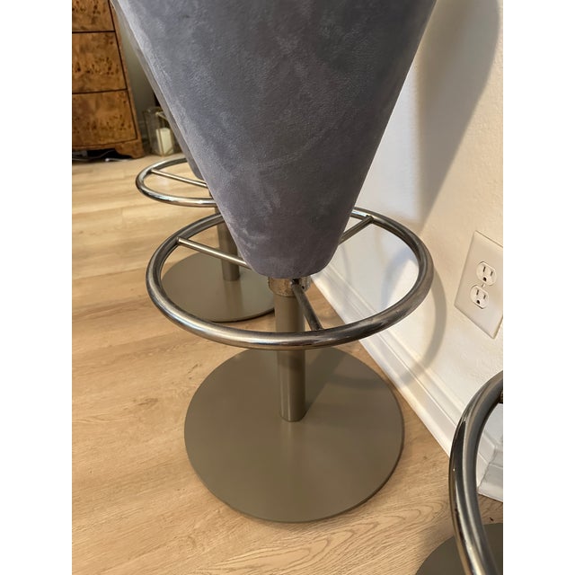 Animal Skin Set of Four Mid Century Modern Chrome & Slate Suede Swivel & Hydraulic MCM Unique Bar Stools For Sale - Image 7 of 11