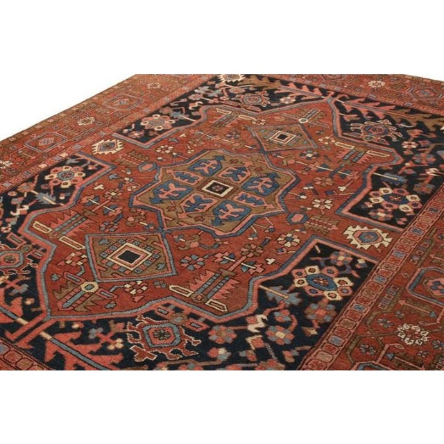 Traditional Hand-Knotted Antique Persian Serapi Rug in Red, Brown, Medallion Pattern For Sale - Image 3 of 6