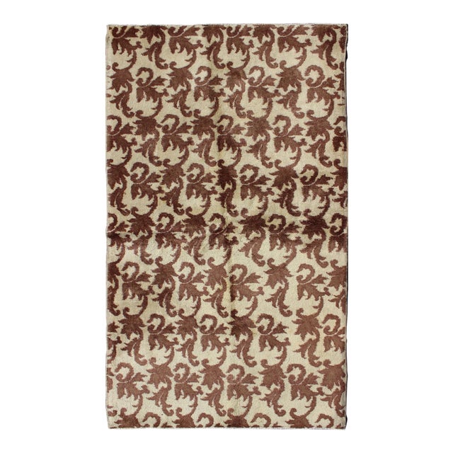 Vintage Mid-Century Turkish Rug - 3′11″ × 6′11″ For Sale