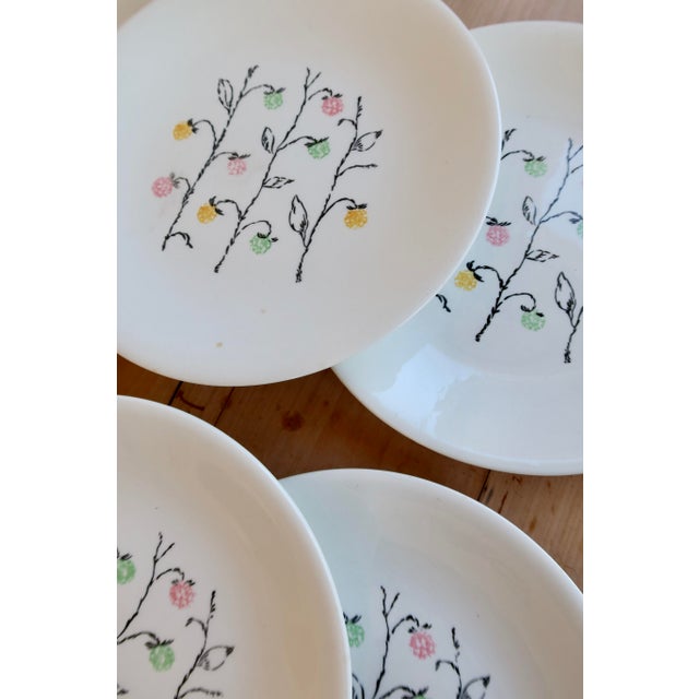1950s Vintage Earthenware Dinner Plates with Marie-Claire Pattern from Gien, 1950s, Set of 6 For Sale - Image 5 of 8