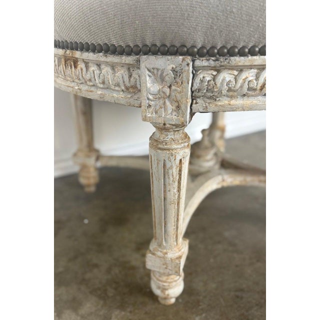 Linen French Neoclassical Upholstered Ottoman, Early 20th Century. For Sale - Image 8 of 14