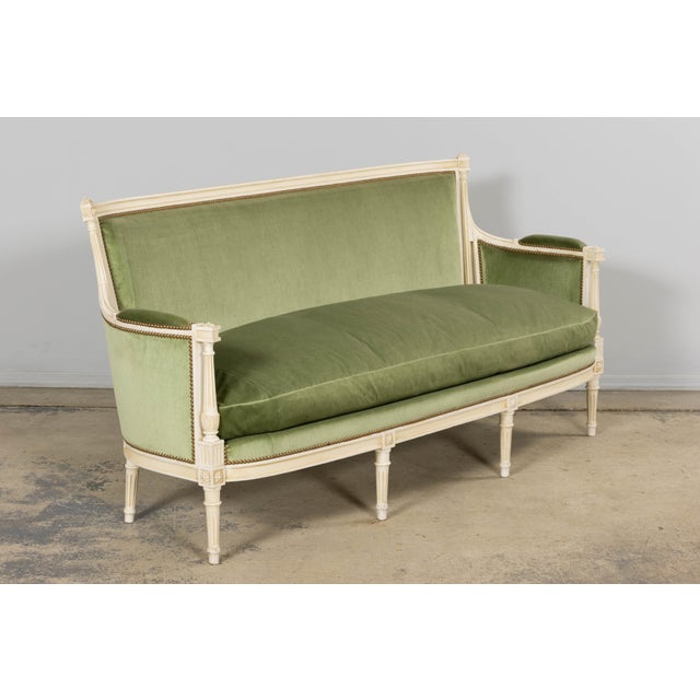 French Louis XVI Style Painted Canapé in Moss Green Velvet, Provence For Sale - Image 9 of 18