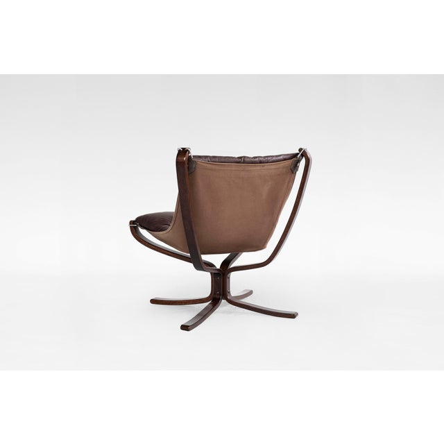 Vatne Møbler Vintage Falcon Chair in Dark Brown Leather and Plywood by Sigurd Ressell for Vatne Møbler, 1970s For Sale - Image 4 of 9
