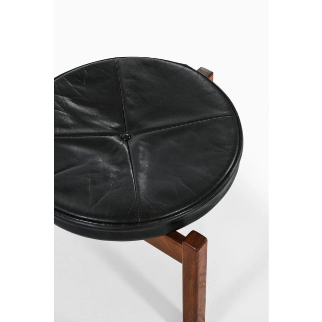 Very rare 3 legged easy chair with stool designed by bent møller jepsen. Produced by sitamo møbler in denmark. Dimensions...