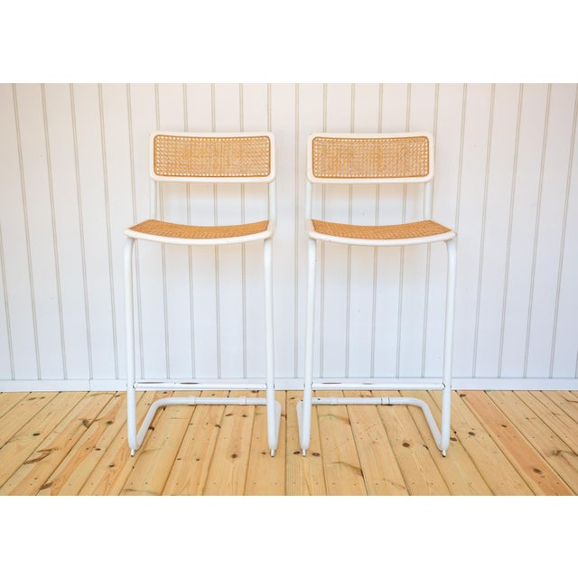 Ivory Mid-Century Bauhaus White B64 S64 Cesca Bar Stools in Rattan, 1970s, Set of 2 For Sale - Image 8 of 18
