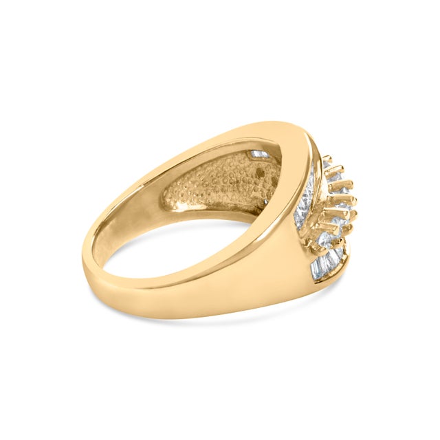Radiating timeless elegance, this luxurious 14K Yellow Gold Ring captivates with its enchanting array of natural diamonds,...
