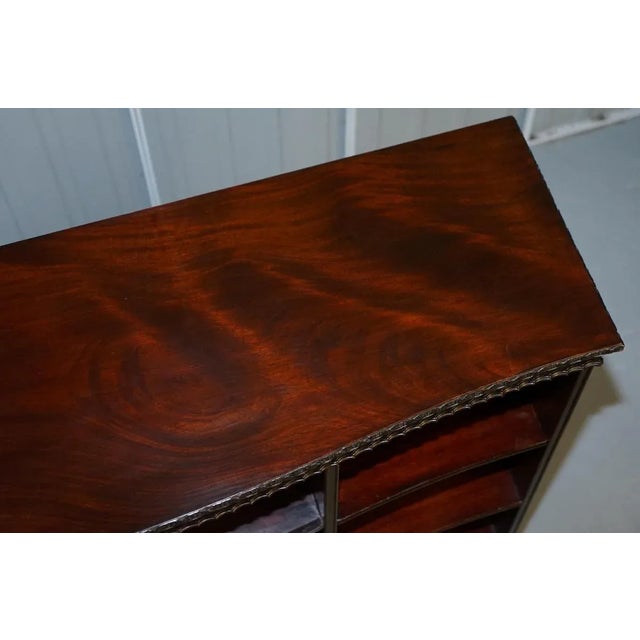 Serpentine Fronted Library Bookcase with Claw & Ball Feet from Gardner & Son, 1840s For Sale - Image 8 of 18