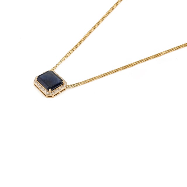 VRJewels Certified 4.08 Ct Blue Sapphire & Diamond Curb Pendant Necklace in 14k Gold For Sale - Image 4 of 17