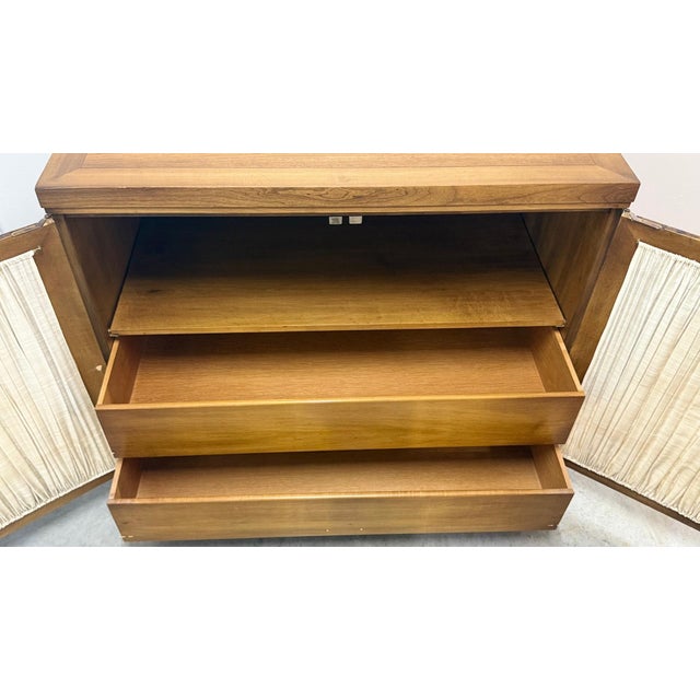 1970s Mid-Century John Widdicomb Lacquered Moorish Cabinet For Sale - Image 14 of 18