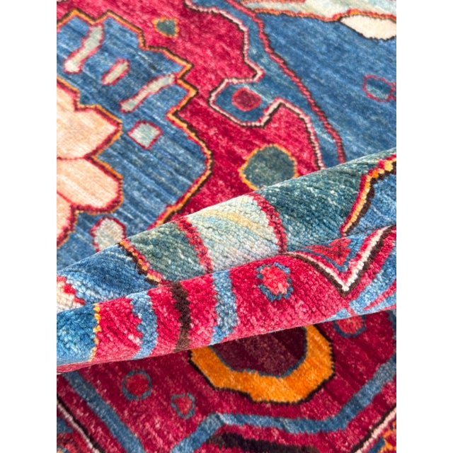 Red Late 20th Century Hand-Knotted Paisley Tribal Rug – Bold Red & Navy Pattern – 317x250 Cm For Sale - Image 8 of 18