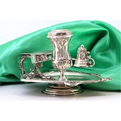 Embossed Silver Paddle with Flame Arrester and Embossed Matchstick, in Very Good conditions. Designed before 1890 This...