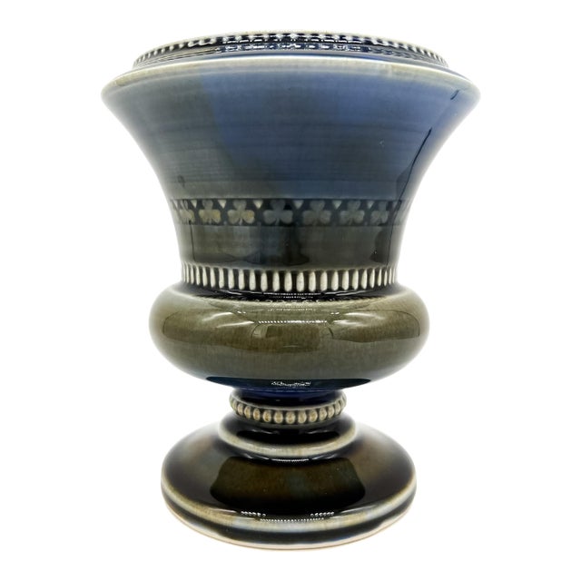 1950s Wade Pottery Ireland Blue Pedestal Shamrock Vase, Irish Porcelain Urn - Neoclassical / Traditional / English Country For Sale