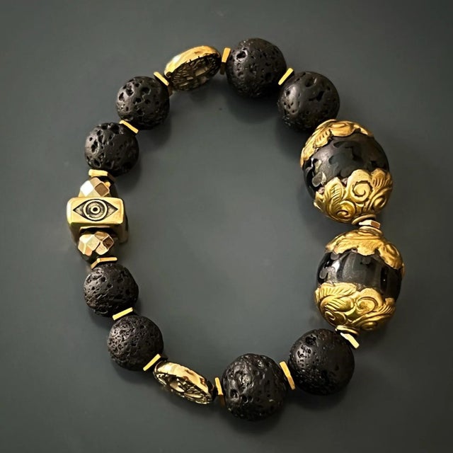Chunky Nepal Beads Black Lava Beaded Bracelet For Sale In Miami - Image 6 of 9