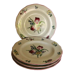 Contemporary William Roberts " Victoria" Pattern Dinner Plates- Set of 4