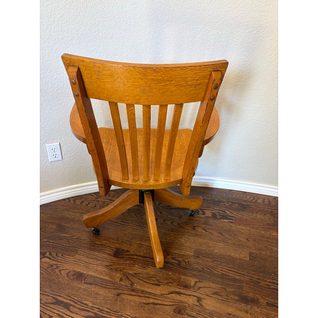Authentic J. S. Ford, Johnson & Co. Quarter-Sawn White Oak Adjustable Swivel Office Chair, C. 1905–1915 For Sale In Denver - Image 6 of 12