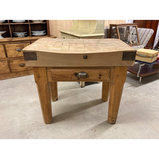 Butcher's Block Solid Beech This beautiful, well-proportioned piece of professional furniture, without being too bulky,...