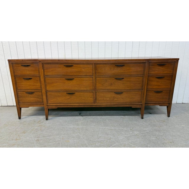 Mid-Century Modern Kent Coffey Tempo 12-Drawer Walnut Dresser For Sale In Philadelphia - Image 6 of 10